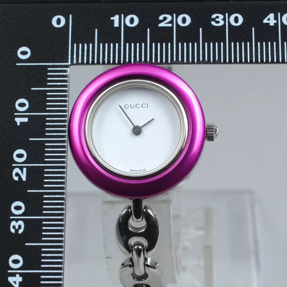 RARE GUCCI LUXURY Watch in Silver - Picture 5 of 9